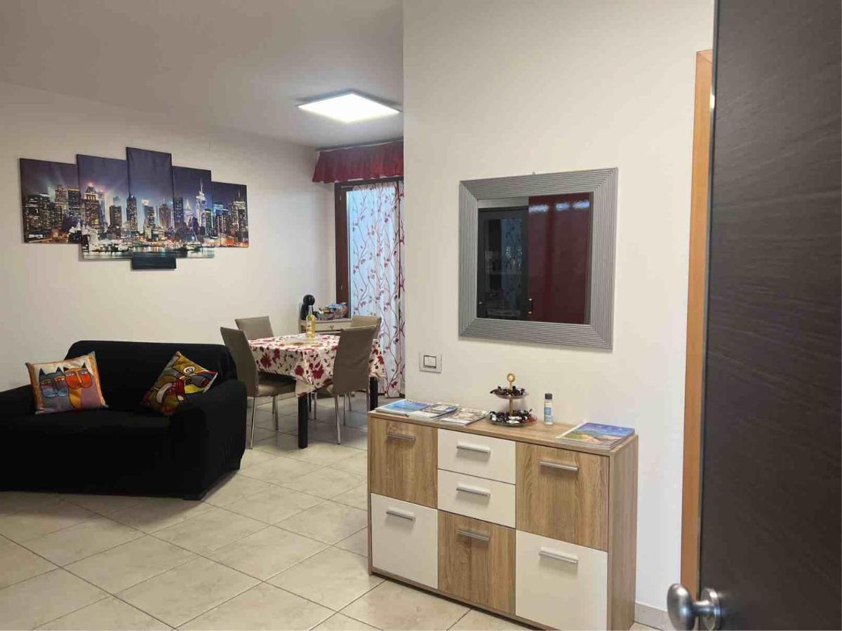 Casa Andrea A 1,5 Km Dal Mare! Lägenhet Quartu SantʼElena Exteriör bild